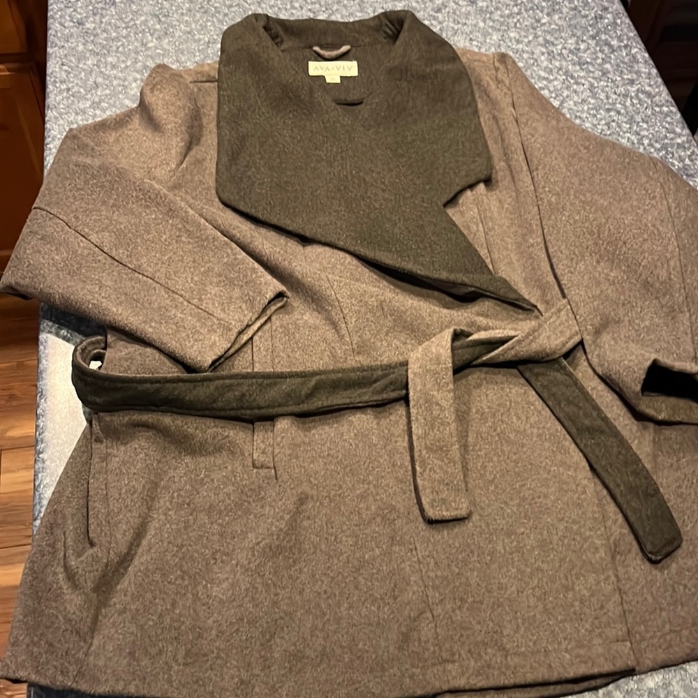 Beautiful women's Ava&Viv jacket/grey- 4X